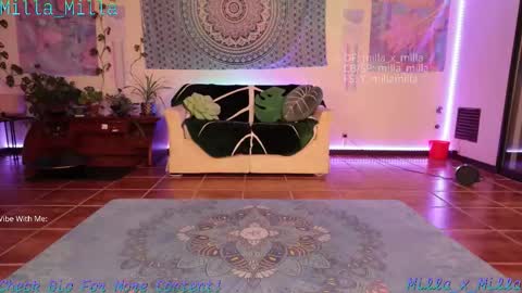 Snapshot of milla_milla chatting on October 18, 5:22 am milla_milla online show from October 18, 5:22 am