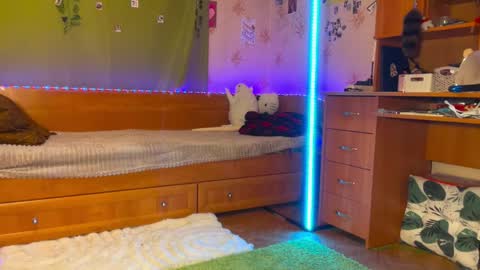 Anya online show from March 25, 5:17 pm