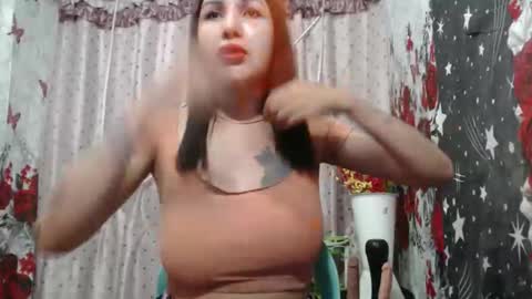 Snapshot of miss_lianslim chatting on October 15, 4:01 am inday online show from October 15, 4:01 am