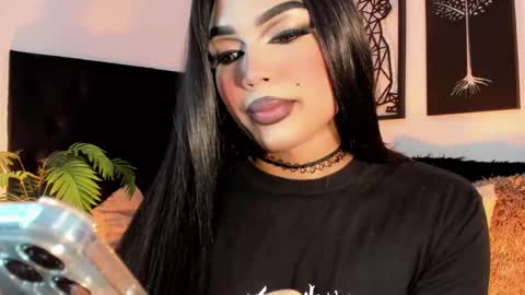 Snapshot of miss_zz chatting on September 23, 7:31 pm miss_zz online show from September 23, 7:31 pm