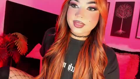 Snapshot of miss_zz chatting on October 5, 7:24 pm miss_zz online show from October 5, 7:24 pm