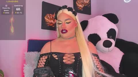 kassandra lazcano online show from September 17, 1:32 am