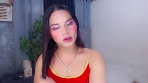 misstrishontop online show from January 19, 8:07 am