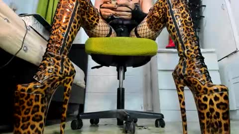 Tiffany online show from April 6, 4:46 am