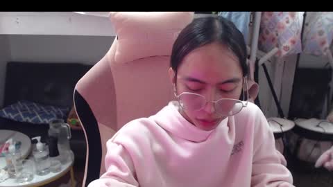 Snapshot of monstercockselfsuck chatting on December 11, 8:50 pm ELYSE A SIMPLE GIRL online show from December 11, 8:50 pm