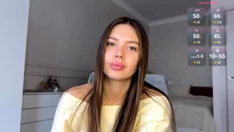 Snapshot of moraimfeld chatting on October 15, 6:46 am Fleyva online show from October 15, 6:46 am