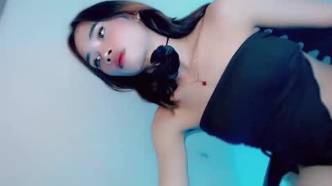 mscherry_ online show from June 3, 3:49 pm