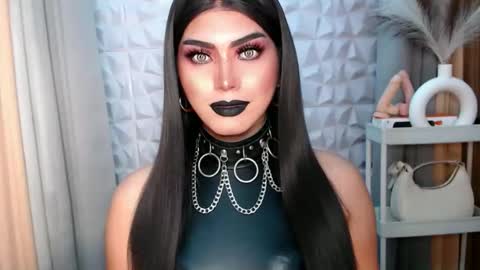 Snapshot of mysterious_diva chatting on October 12, 8:11 pm SUPPORT GODDESS TRISHA AND DONT FORGET TO FOLLOW ME online show from October 12, 8:11 pm
