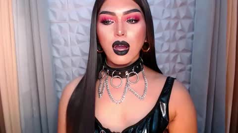Snapshot of mysterious_diva chatting on October 14, 10:10 pm SUPPORT GODDESS TRISHA AND DONT FORGET TO FOLLOW ME online show from October 14, 10:10 pm