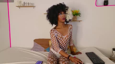 Snapshot of nahomy_james25 chatting on January 22, 11:56 am nahomy_james25 online show from January 22, 11:56 am