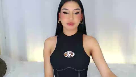 Snapshot of nathalie_hadid chatting on October 17, 7:34 am please follow me guyss online show from October 17, 7:34 am