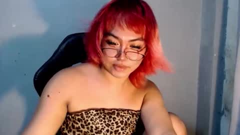 Snapshot of naughty_ursula21xxx chatting on October 16, 1:00 pm naughty_ursula21xxx online show from October 16, 1:00 pm