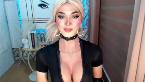 MISS IVANA online show from December 5, 1:42 am