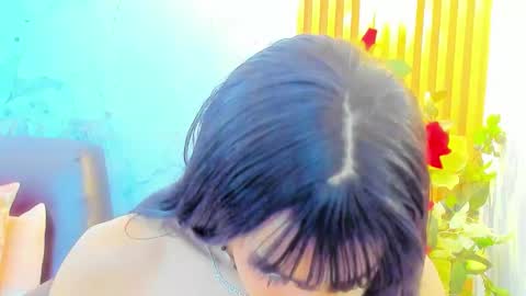 Nayla  online show from November 21, 8:10 pm