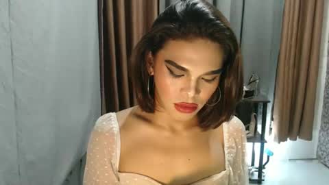 neomi online show from April 19, 6:10 pm