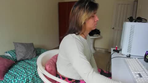 NICOLE online show from November 23, 8:44 pm