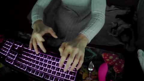 niirvana7 online show from November 24, 3:47 pm