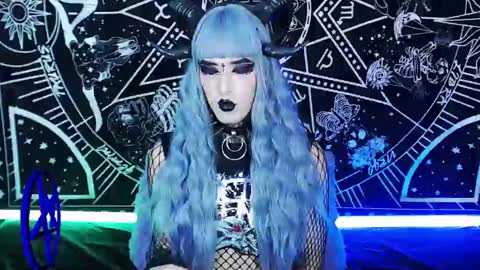 caroline online show from December 3, 1:36 am