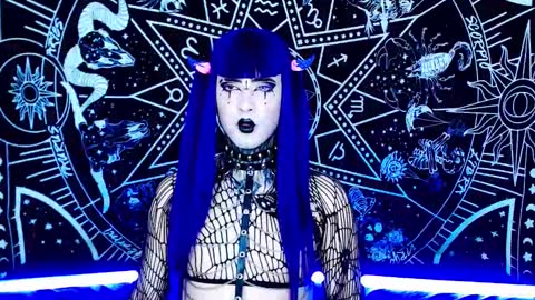 caroline online show from December 22, 1:21 am