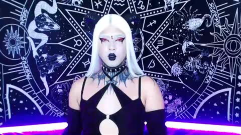 caroline online show from April 17, 11:39 pm