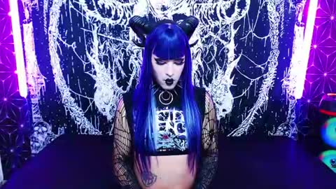 caroline online show from June 11, 12:32 am
