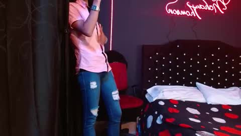 Noha Thomson online show from December 4, 1:43 am