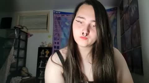 nonbinarybeauty20 online show from March 4, 7:30 am
