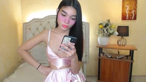 Snapshot of notaestheticallykyline chatting on December 8, 3:18 am Kyline online show from December 8, 3:18 am