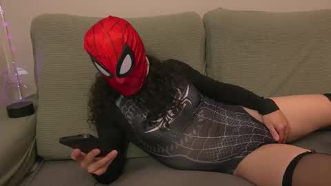 Offelie online show from November 5, 9:42 am