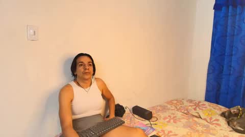 Snapshot of oh_tique chatting on October 19, 6:28 am LU online show from October 19, 6:28 am