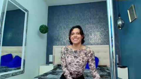 Snapshot of oliver__brown chatting on October 12, 11:51 pm Oliver online show from October 12, 11:51 pm