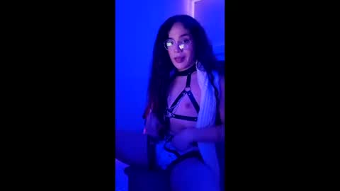 palmataylor99 online show from January 10, 5:41 pm