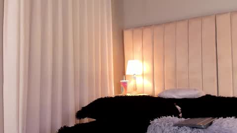 Snapshot of paulina_monrroy_ chatting on October 16, 1:50 am paylina monroy online show from October 16, 1:50 am