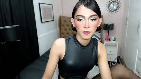 Pearl online show from February 12, 1:19 am