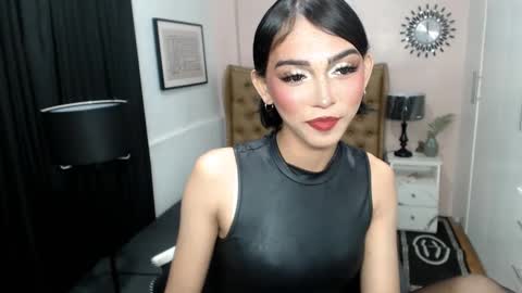 Pearl online show from March 7, 1:49 am