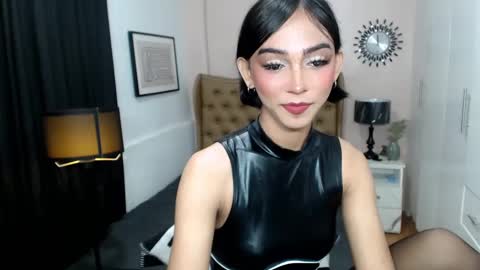 Pearl online show from March 12, 10:50 pm