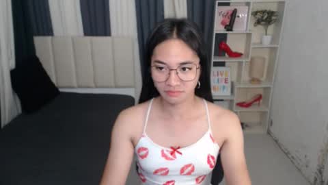 Snapshot of petiteasianmarian chatting on October 13, 12:17 pm bigcock Marian online show from October 13, 12:17 pm