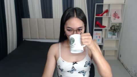 Snapshot of petiteasianmarian chatting on October 20, 10:02 pm bigcock Marian online show from October 20, 10:02 pm