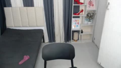 Yukie online show from October 17, 8:40 am