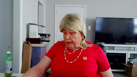 Geri online show from April 8, 5:36 pm