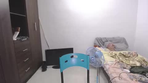 izzy online show from March 7, 2:28 am