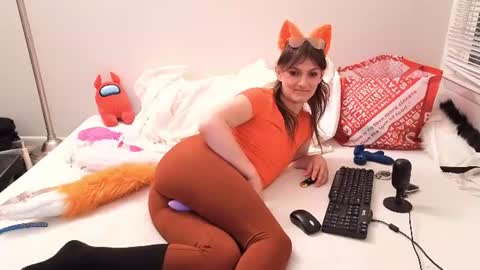 pinkylovefox online show from July 15, 4:17 am