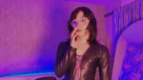 cris online show from March 17, 5:53 am