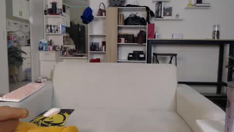 Snapshot of plasticgirll chatting on February 1, 5:16 pm plasticgirll online show from February 1, 5:16 pm