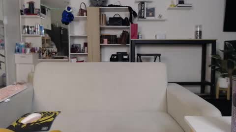 Snapshot of plasticgirll chatting on February 10, 6:45 pm plasticgirll online show from February 10, 6:45 pm