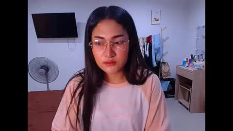 Ploysai online show from February 21, 8:50 am