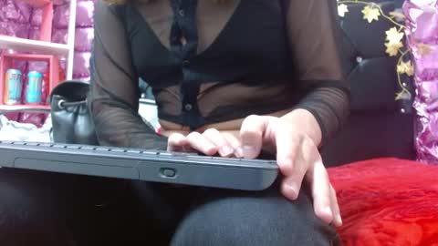Snapshot of poisondost_hot chatting on October 14, 11:55 am Aleja online show from October 14, 11:55 am