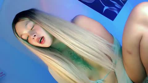 Snapshot of pretty_little_baby28 chatting on October 14, 7:20 am Flor online show from October 14, 7:20 am