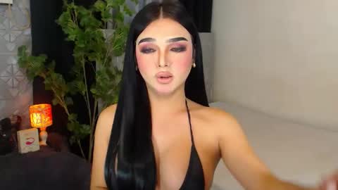 PrincessDONT FORGET TO FOLLOW ME online show from December 4, 1:47 pm