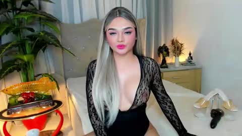 PrincessDONT FORGET TO FOLLOW ME online show from September 22, 1:05 pm